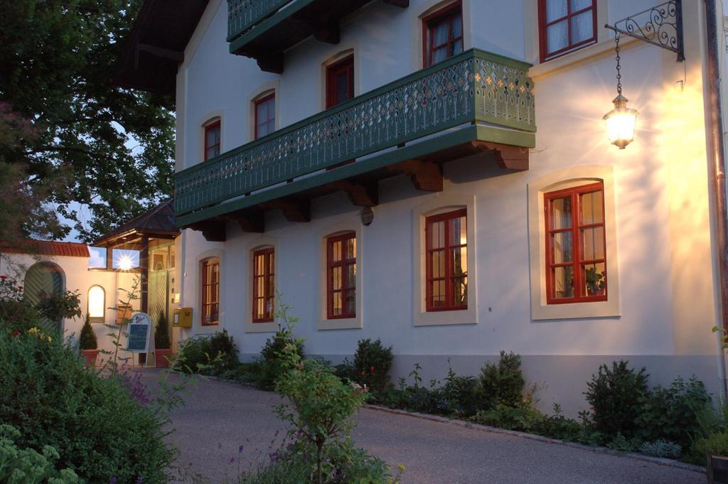 Hotel Zur Schonen Aussicht Feldkirchen-Westerham Ngoại thất bức ảnh